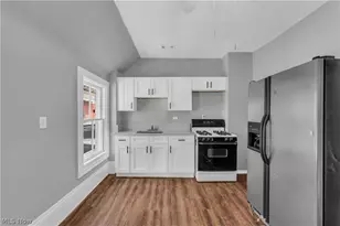 3271 W 43rd St, Loveland, OH 44109 - Photo 6