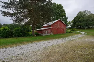 12201 King Church Ave NW, Uniontown, OH 44685 - Photo 8