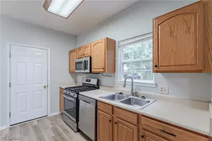 64 Byers Ave, Akron, OH 44302 - Photo 6