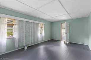 23339 W 23rd St, Bellaire, OH 43906 - Photo 8