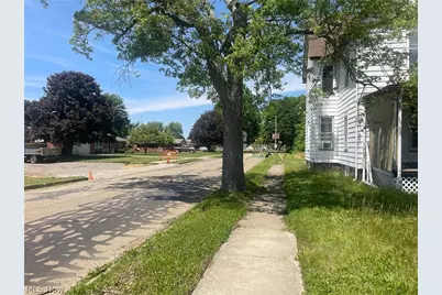 151 3rd Street NW, Strasburg, OH 44680 - Photo 6