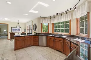 3575 Avanti Ln, Uniontown, OH 44685 - Photo 20