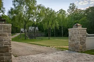8061 Chagrin Rd, Chagrin Falls, OH 44023 - Photo 2