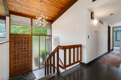 8886 Southbrook Trail, Chagrin Falls, OH 44023 - Photo 4