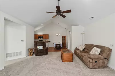 1302 Bridgewater Way N, Mansfield, OH 44906 - Photo 4