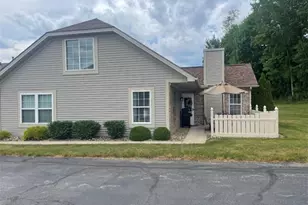 695 E Western Reserve Rd, Youngstown, OH 44514 - Photo 2