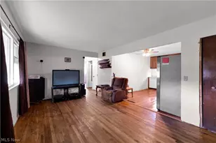 567 Walnut St, Elyria, OH 44035 - Photo 6