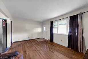 567 Walnut St, Elyria, OH 44035 - Photo 4