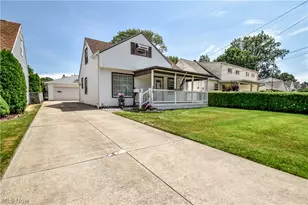 30104 Phillips Ave, Wickliffe, OH 44092 - Photo 2