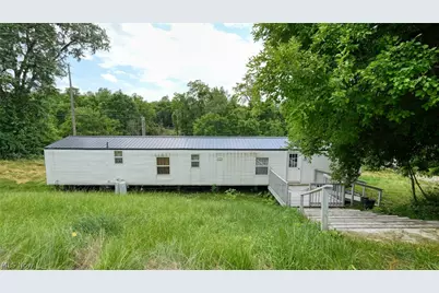 195 Sundale Lane, Norwich, OH 43767 - Photo 1