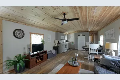 195 Sundale Lane, Norwich, OH 43767 - Photo 2