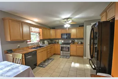 2157 Flame Lake Drive, Roaming Shores, OH 44084 - Photo 16