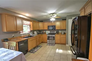 2157 Flame Lake Dr, Roaming Shores, OH 44084 - Photo 16