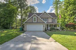 2157 Flame Lake Dr, Roaming Shores, OH 44084 - Photo 4