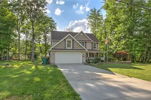 2157 Flame Lake Dr, Roaming Shores, OH 44084 - Photo 2