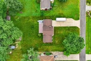 5862 Canterbury Rd, New Franklin, OH 44319 - Photo 2