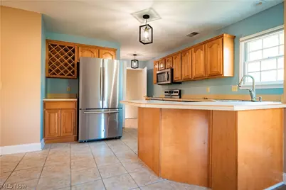 1852 Massachusetts Avenue #8, Poland, OH 44514 - Photo 4