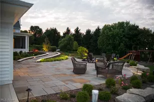 9830 Greenway Trail, Chagrin Falls, OH 44023 - Photo 4