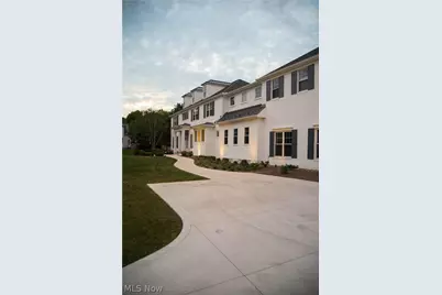 9830 Greenway Trail, Chagrin Falls, OH 44023 - Photo 2