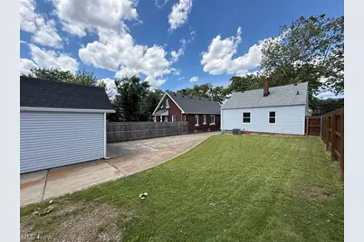 8314 Vineyard Avenue, Loveland, OH 44105 - Photo 8