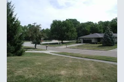 5610 Essex Drive, Green Hills, OH 44131 - Photo 8