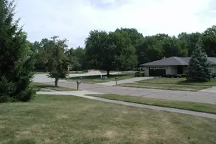 5610 Essex Dr, Green Hills, OH 44131 - Photo 8