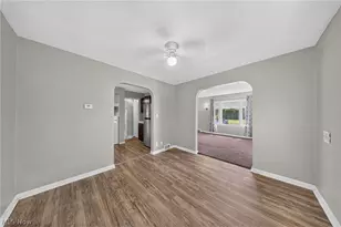 378 Hillwood Dr, Akron, OH 44320 - Photo 12