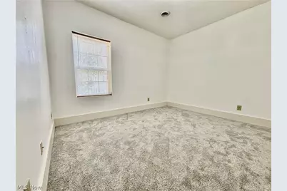 512 E Buchtel Avenue, Akron, OH 44304 - Photo 32