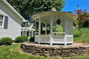 22 Orchard Dr, Martins Ferry, OH 43935 - Photo 32
