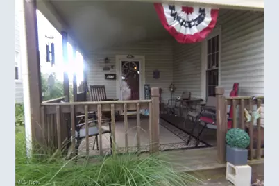 422 N Dawson Street, Uhrichsville, OH 44683 - Photo 2