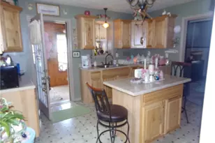 422 N Dawson St, Uhrichsville, OH 44683 - Photo 6