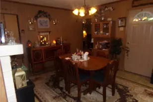 422 N Dawson St, Uhrichsville, OH 44683 - Photo 4