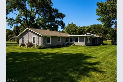 3146 Meadowwood Street NW, Massillon, OH 44646 - Photo 4