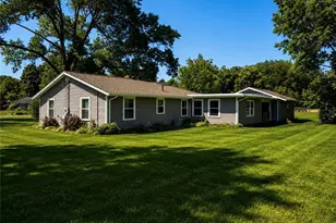 3146 Meadowwood St NW, Massillon, OH 44646 - Photo 4
