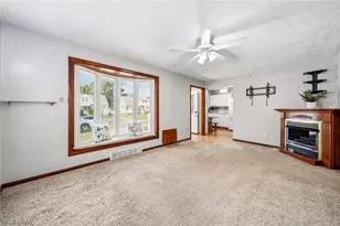 285 E 327th, Willowick, OH 44095 - Photo 12