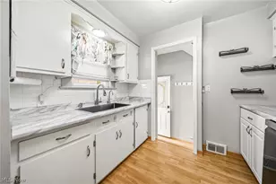 285 E 327th, Willowick, OH 44095 - Photo 4