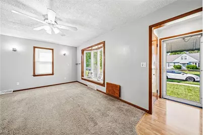 285 E 327th, Willowick, OH 44095 - Photo 10