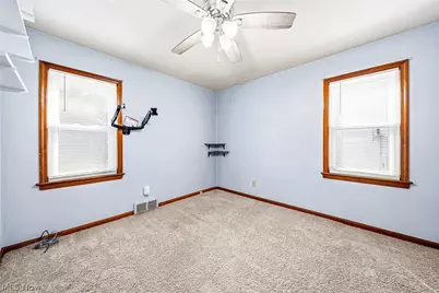 285 E 327th, Willowick, OH 44095 - Photo 14
