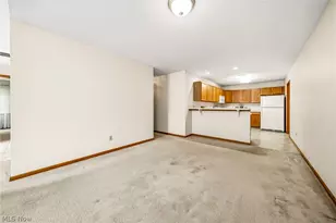 7576 Monterey Bay Dr, Mentor on the Lake, OH 44060 - Photo 12