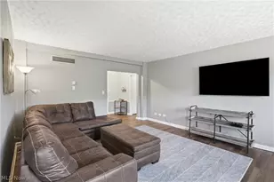 13800 Fairhill Rd, Huber Heights, OH 44120 - Photo 8