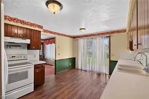 2537 Dogwood Dr NE, Massillon, OH 44646 - Photo 12