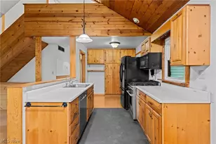 9249 Gilbert Rd, Ravenna, OH 44266 - Photo 16