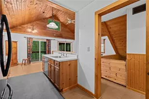 9249 Gilbert Rd, Ravenna, OH 44266 - Photo 12