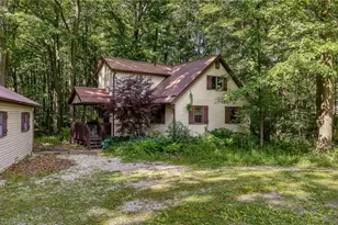 9249 Gilbert Rd, Ravenna, OH 44266 - Photo 2