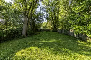 143 E Central Ave, Ravenna, OH 44266 - Photo 28