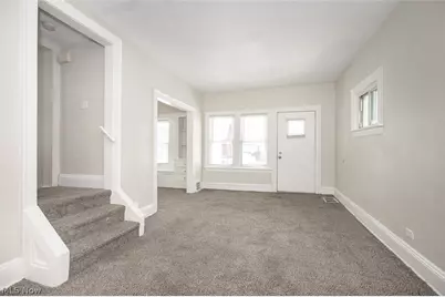 13621 Cranwood Drive, Garfield Heights, OH 44105 - Photo 6