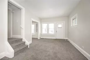 13621 Cranwood Dr, Garfield Heights, OH 44105 - Photo 6