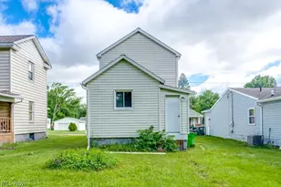 1031 Pike St, Alliance, OH 44601 - Photo 2