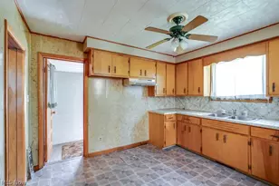 1031 Pike St, Alliance, OH 44601 - Photo 4