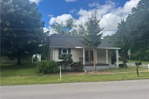 1604 E 27th St, Ashtabula, OH 44004 - Photo 2
